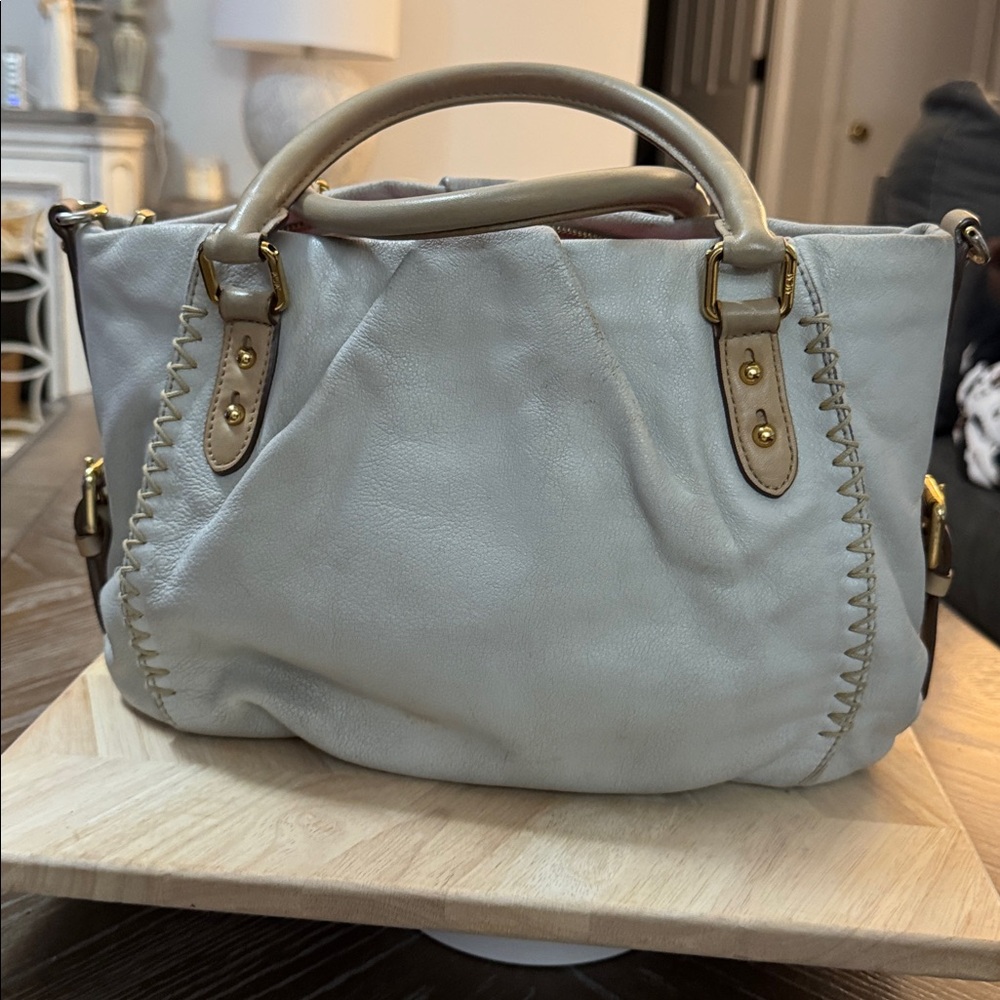 MCM Cream Leather Shoulder Bag With Whip Stiching - Picture 3 of 14